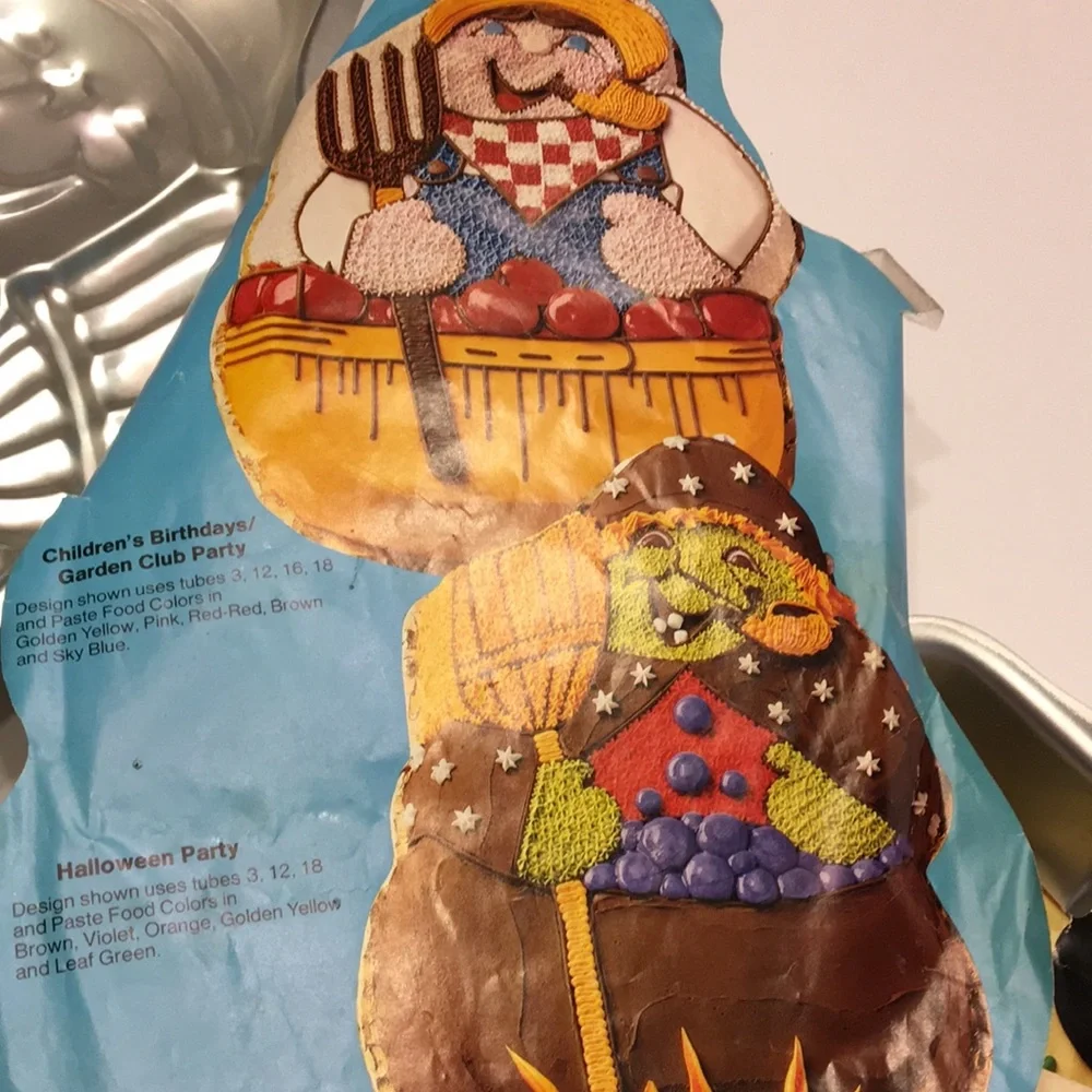 🎄🎃Wilton party cake pan FALL/WINTER